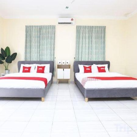 Kampung Raja Oyo 89607 Aloha Chalet מראה חיצוני תמונה