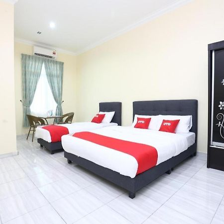 Kampung Raja Oyo 89607 Aloha Chalet מראה חיצוני תמונה