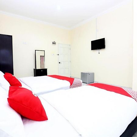 Kampung Raja Oyo 89607 Aloha Chalet מראה חיצוני תמונה