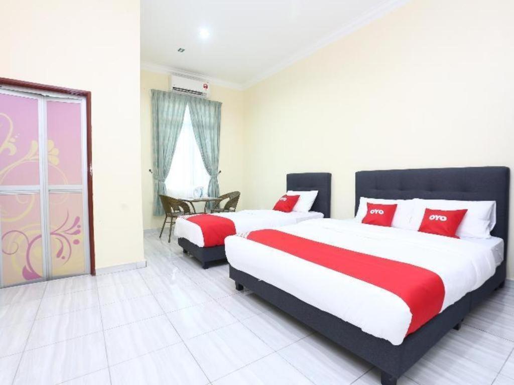 Kampung Raja Oyo 89607 Aloha Chalet מראה חיצוני תמונה