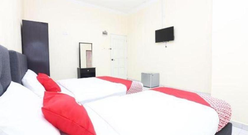 Kampung Raja Oyo 89607 Aloha Chalet מראה חיצוני תמונה