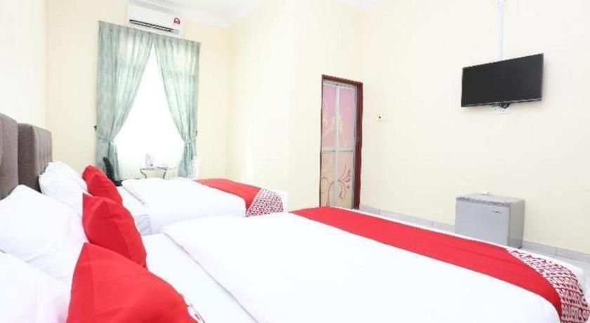 Kampung Raja Oyo 89607 Aloha Chalet מראה חיצוני תמונה