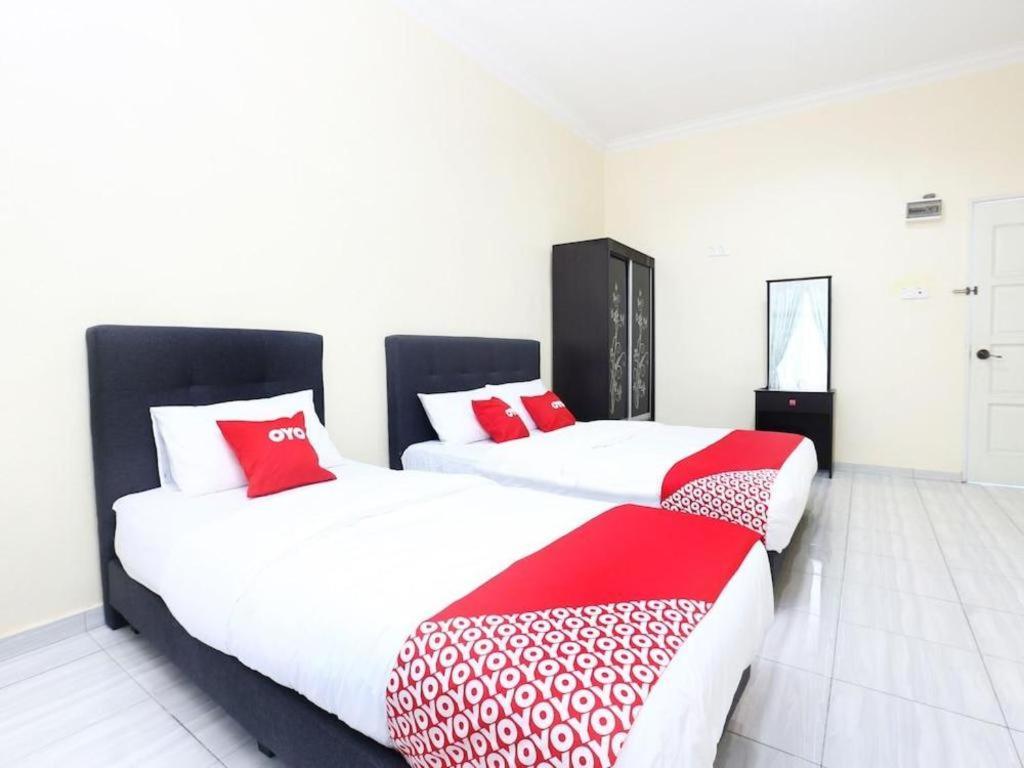 Kampung Raja Oyo 89607 Aloha Chalet מראה חיצוני תמונה
