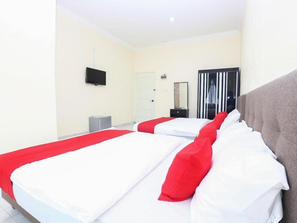 Kampung Raja Oyo 89607 Aloha Chalet מראה חיצוני תמונה