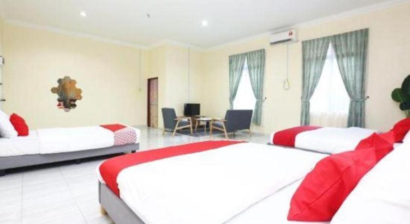 Kampung Raja Oyo 89607 Aloha Chalet מראה חיצוני תמונה