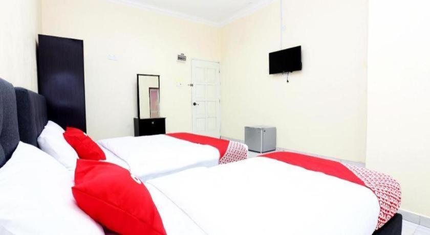 Kampung Raja Oyo 89607 Aloha Chalet מראה חיצוני תמונה