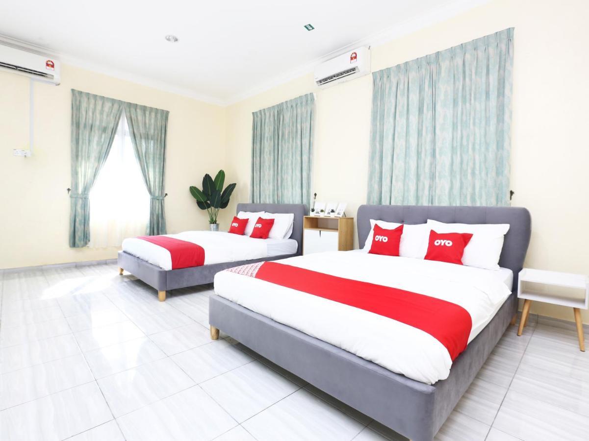 Kampung Raja Oyo 89607 Aloha Chalet מראה חיצוני תמונה